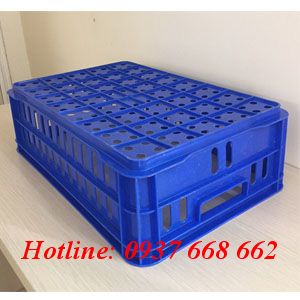 Mặt đáy thùng nhựa rỗng Hs020. Kích thước: 585x385x1800 mm màu xanh dương.